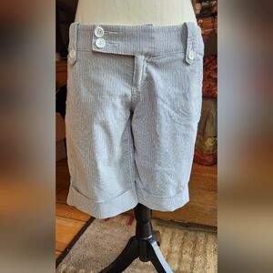 🔥GUESS🔥 Women's Blue & White Pinstripe 3/4 Length Shorts| Size 26